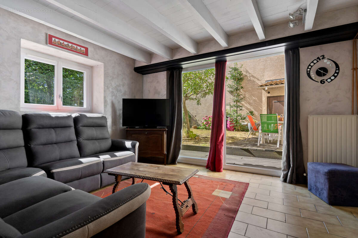 Maison à COLLONGES-AU-MONT-D&amp;#039;OR