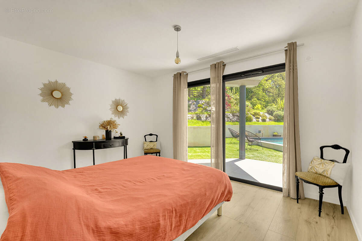 Maison à LA SALVETAT-SAINT-GILLES