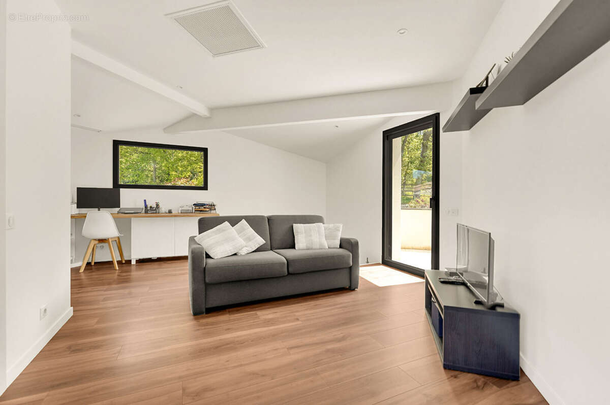 Maison à LA SALVETAT-SAINT-GILLES