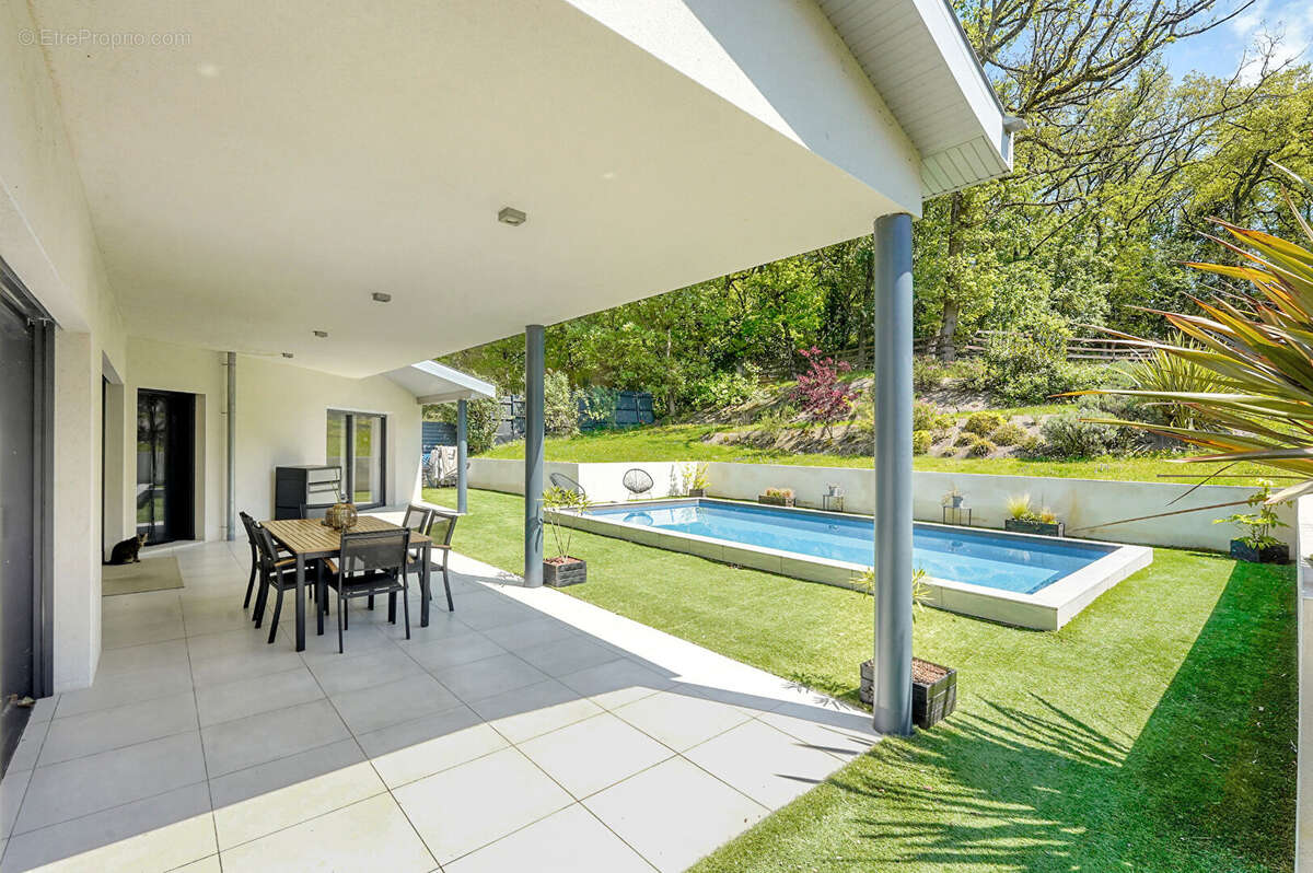 Maison à LA SALVETAT-SAINT-GILLES