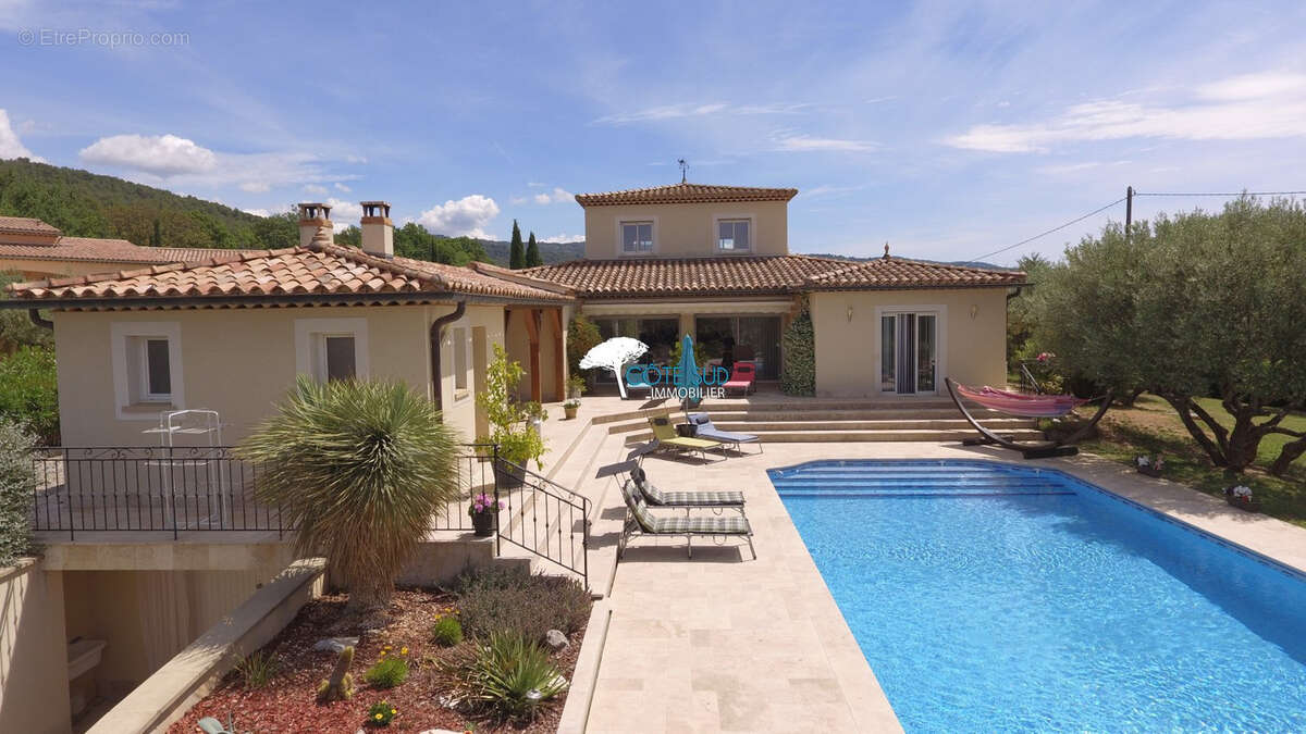 Maison à VILLECROZE