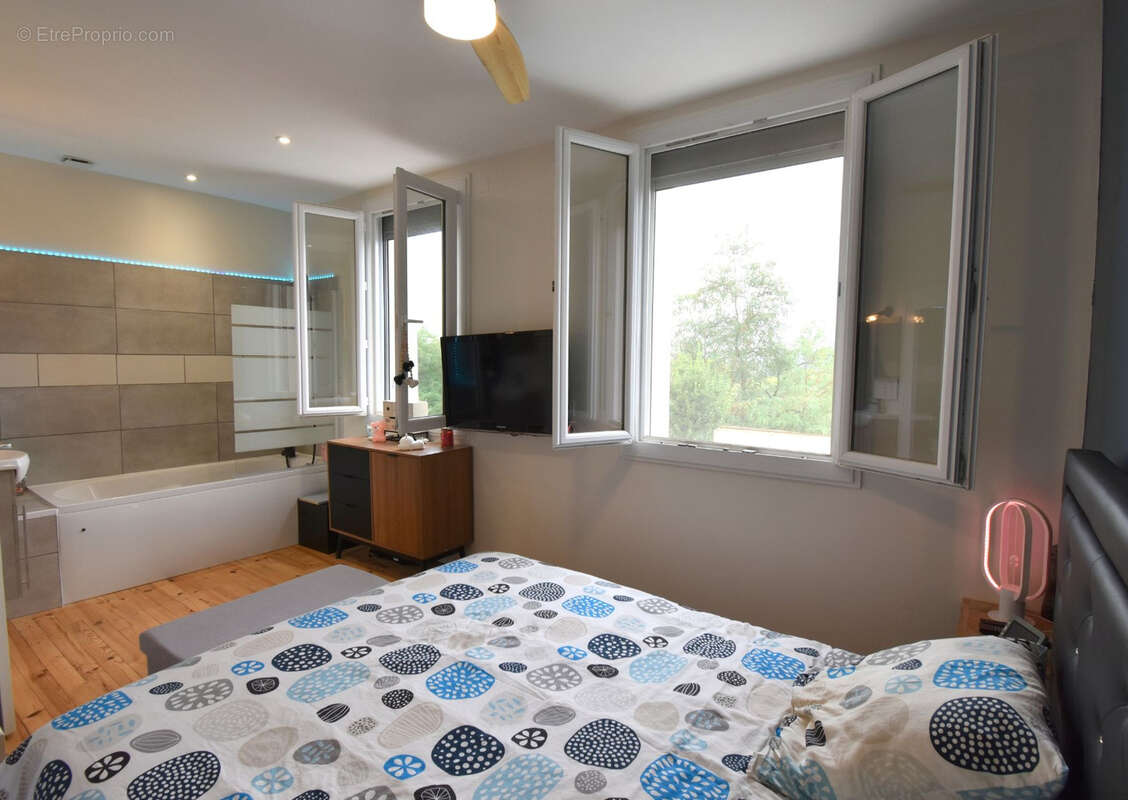 Maison à SAINT-JUERY