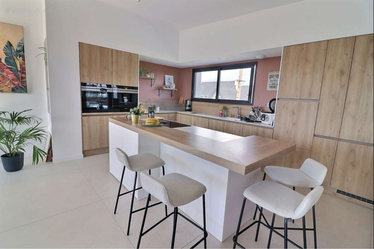 Maison à PLOUGONVELIN