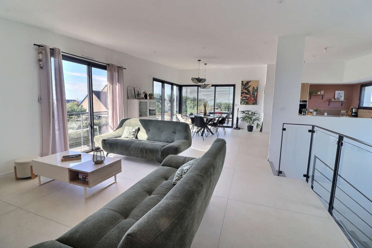 Maison à PLOUGONVELIN