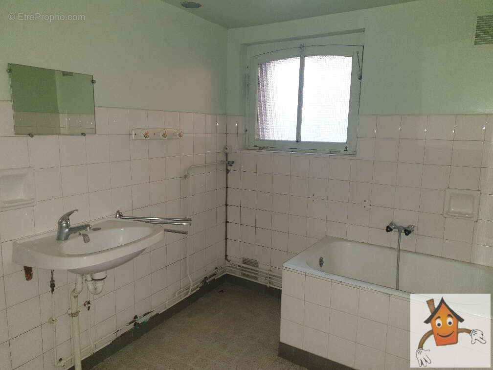 Maison à SAINT-CALAIS