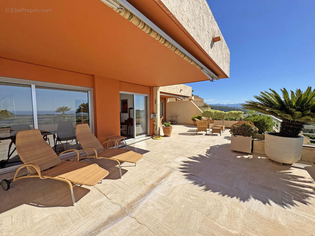 Appartement à VENCE