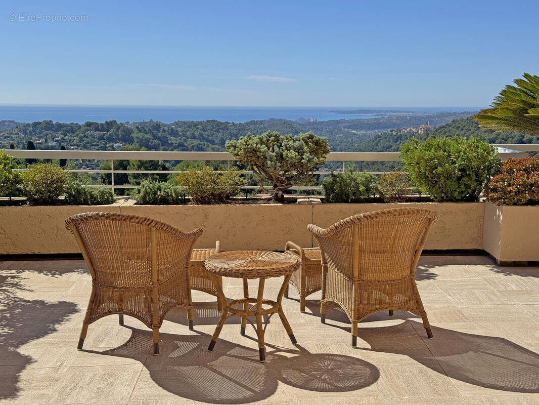 Appartement à VENCE