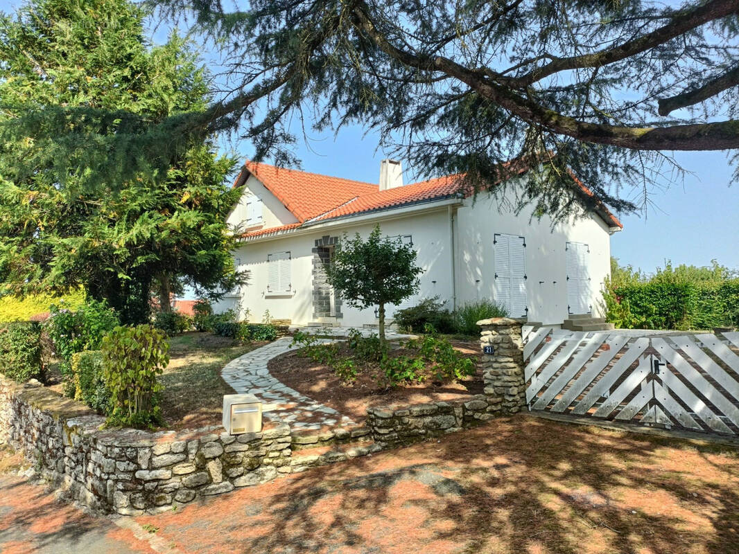 Maison à SAINT-LAURENT-SUR-SEVRE
