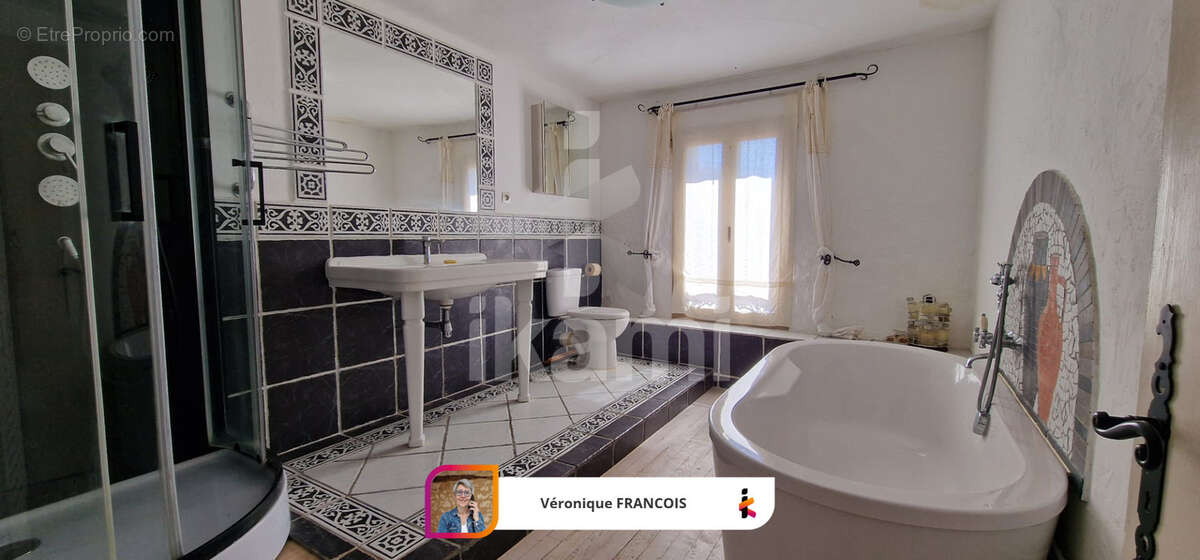 Maison à SAINT-GEORGES-DE-MONTCLARD