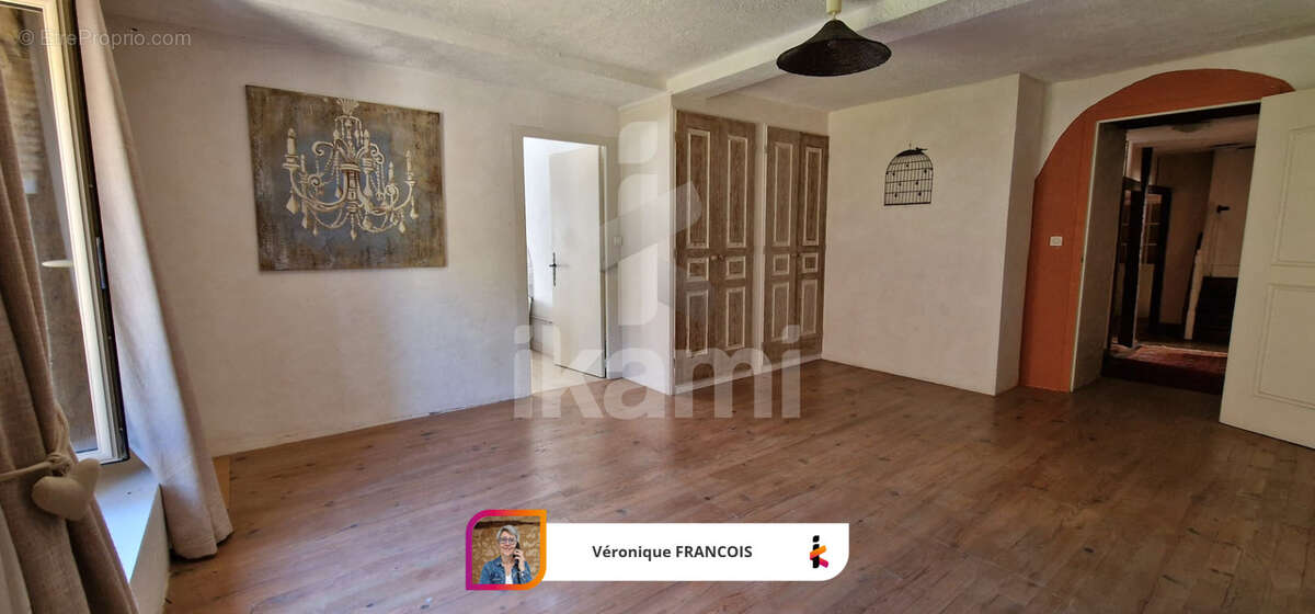 Maison à SAINT-GEORGES-DE-MONTCLARD