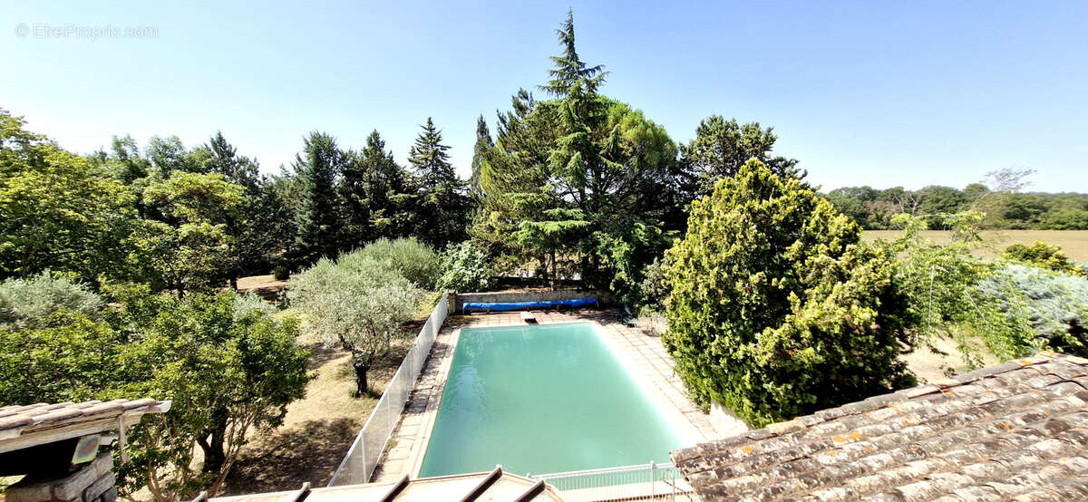 Maison à PERNES-LES-FONTAINES