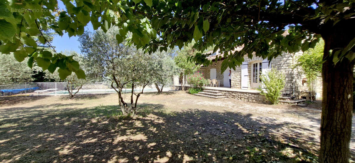 Maison à PERNES-LES-FONTAINES