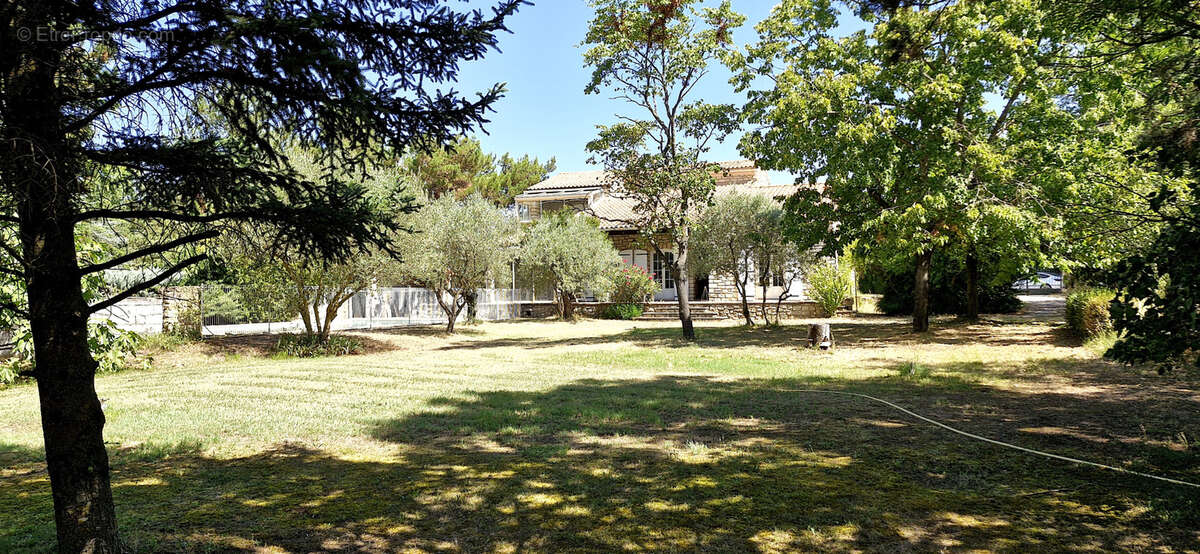 Maison à PERNES-LES-FONTAINES