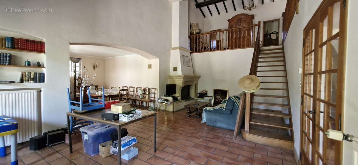 Maison à PERNES-LES-FONTAINES