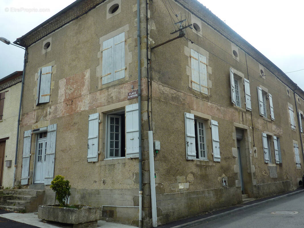 Maison à BUSSIERE-POITEVINE