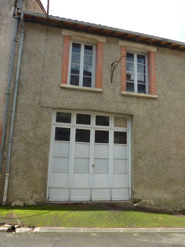 Maison à BUSSIERE-POITEVINE