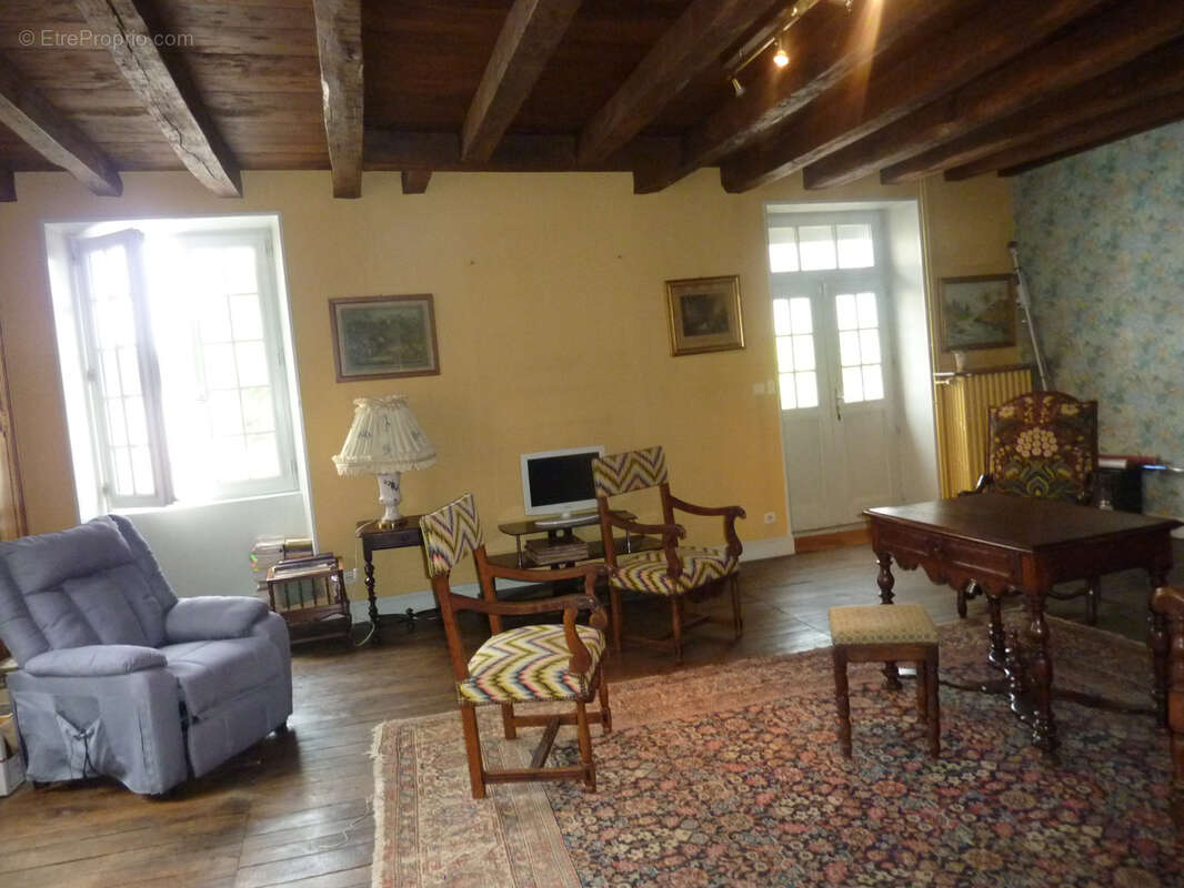 Maison à BUSSIERE-POITEVINE