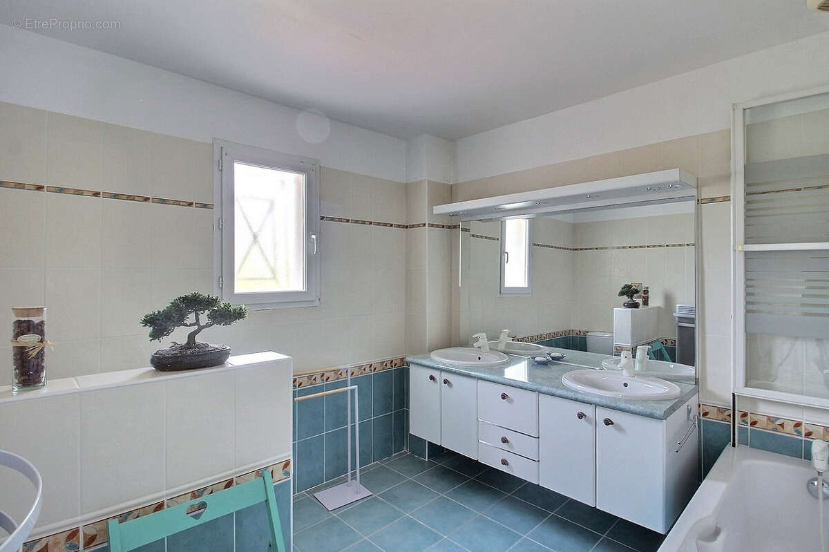 Maison à SAINT-MARTIN-DE-LONDRES