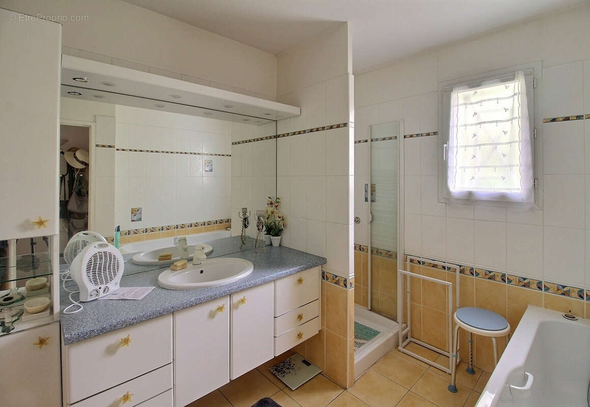 Maison à SAINT-MARTIN-DE-LONDRES