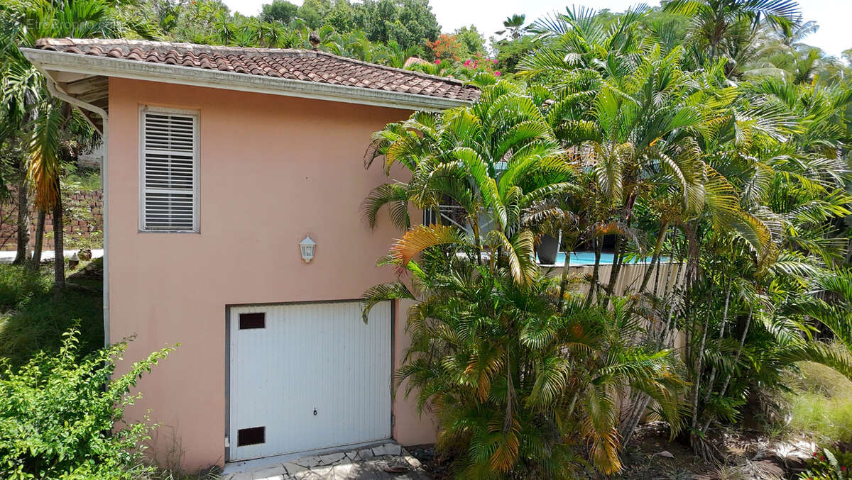 Maison à LES TROIS-ILETS