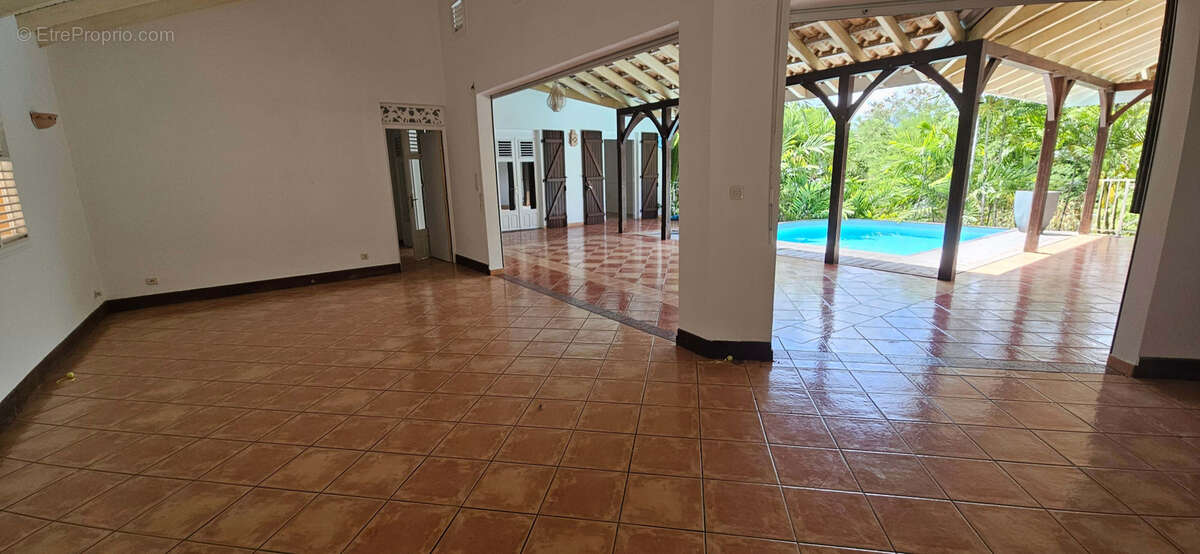 Maison à LES TROIS-ILETS