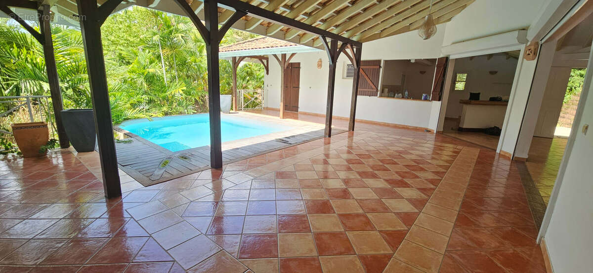 Maison à LES TROIS-ILETS