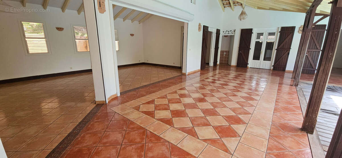 Maison à LES TROIS-ILETS