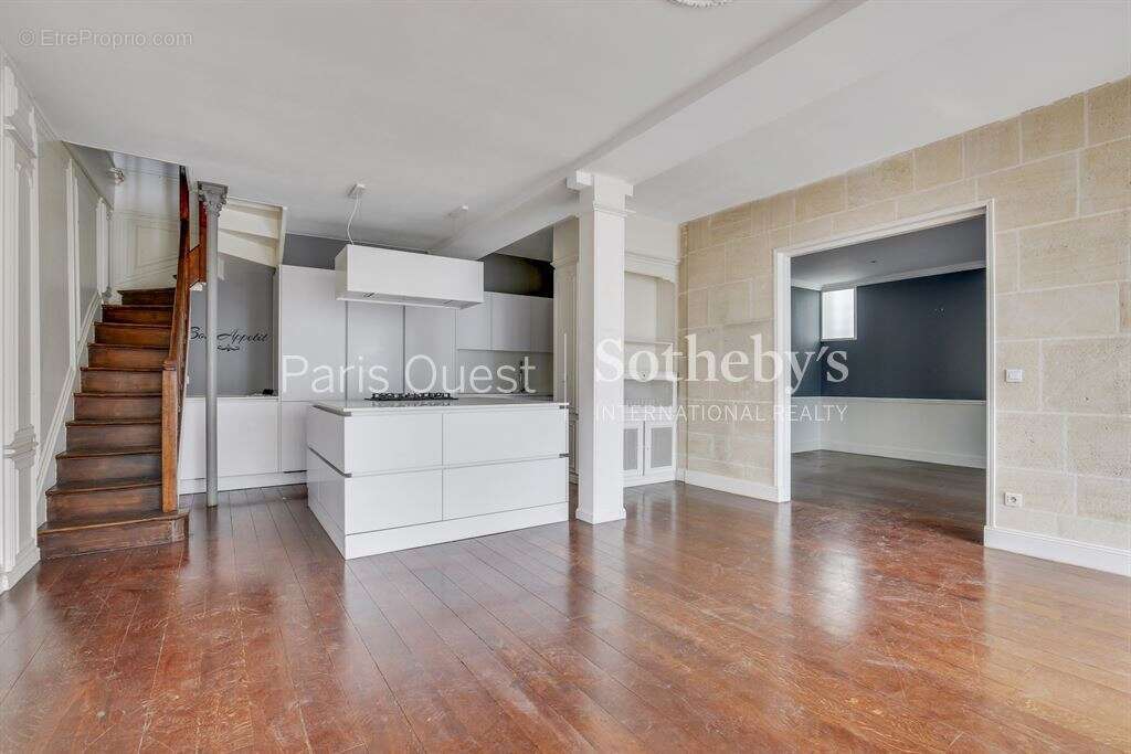 Maison à NEUILLY-SUR-SEINE