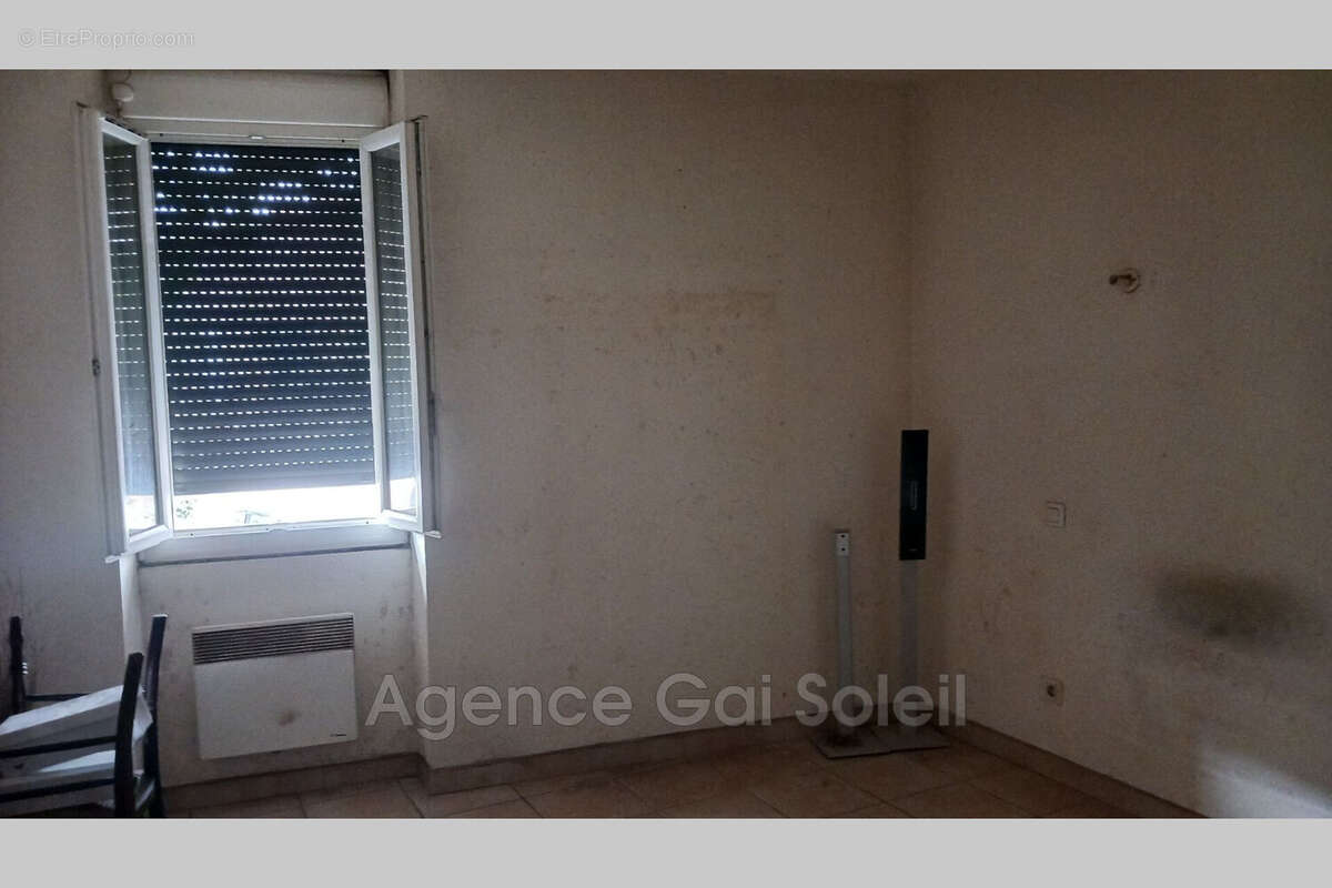 Maison à NISSAN-LEZ-ENSERUNE