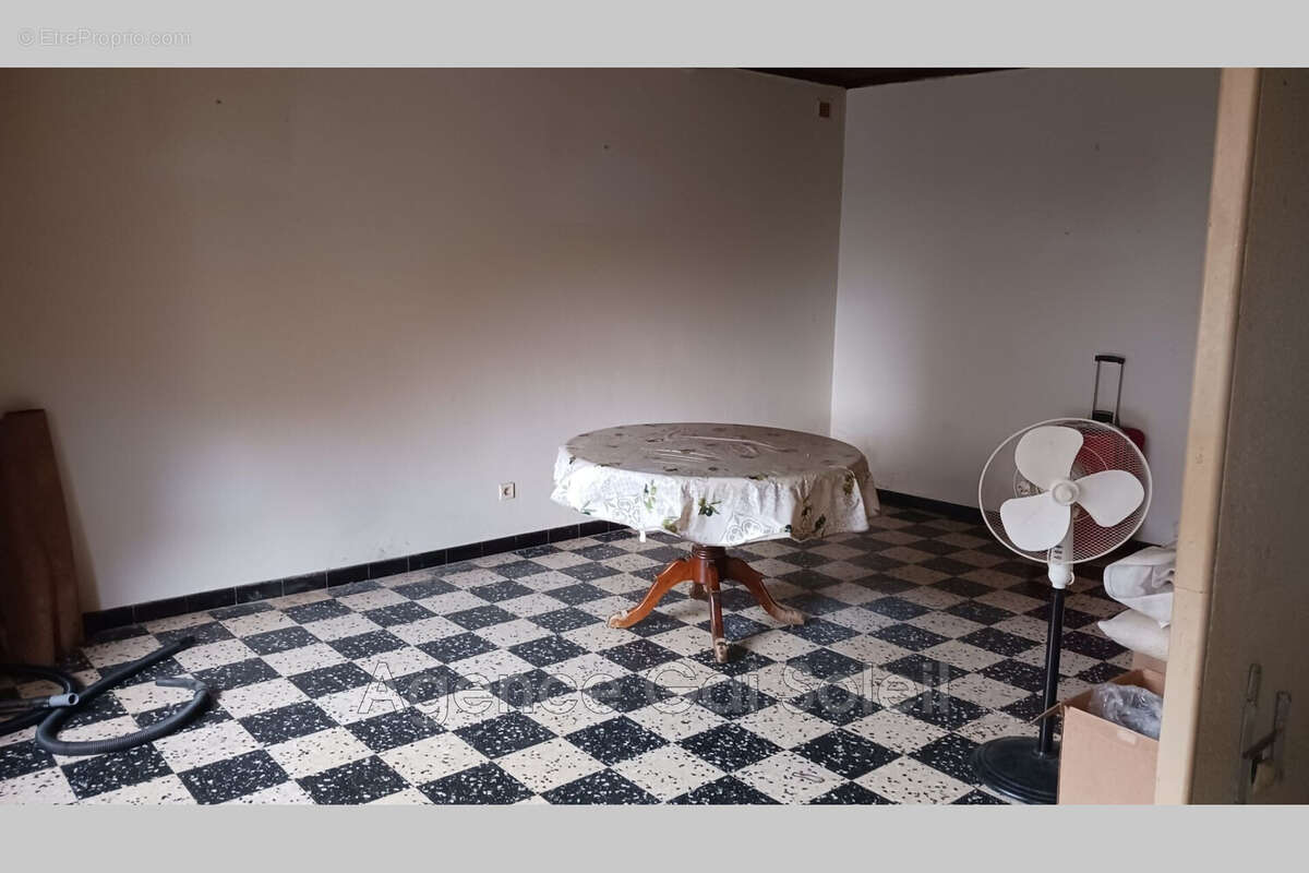 Maison à NISSAN-LEZ-ENSERUNE