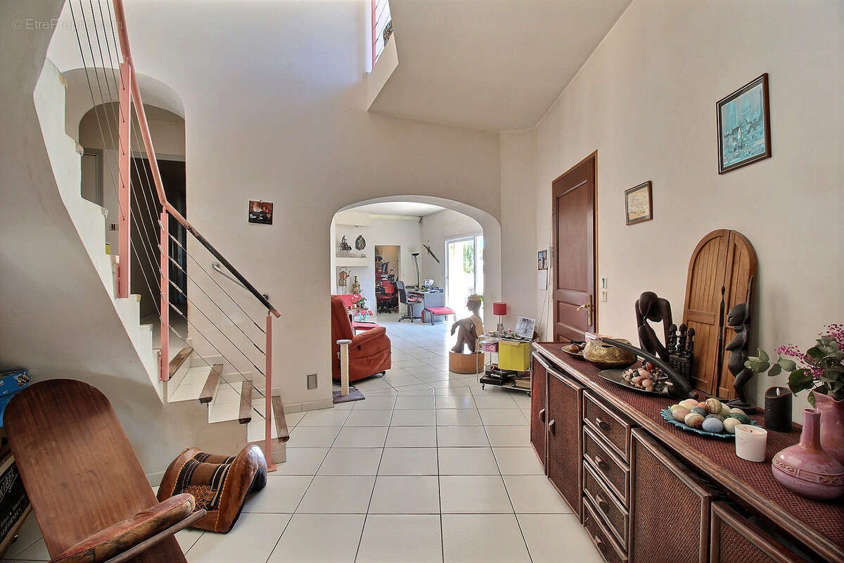 Maison à SAINT-CLEMENT-DE-RIVIERE