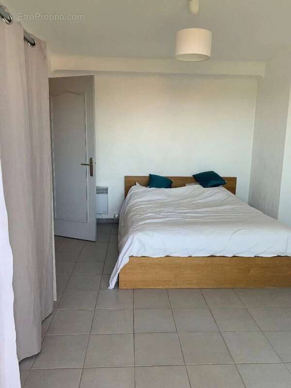 Appartement à SAINT-CYR-SUR-MER