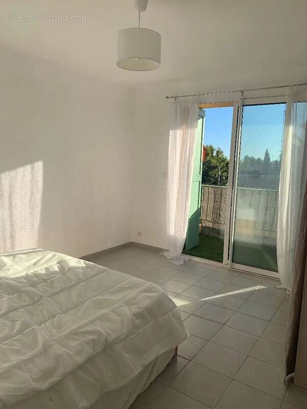 Appartement à SAINT-CYR-SUR-MER