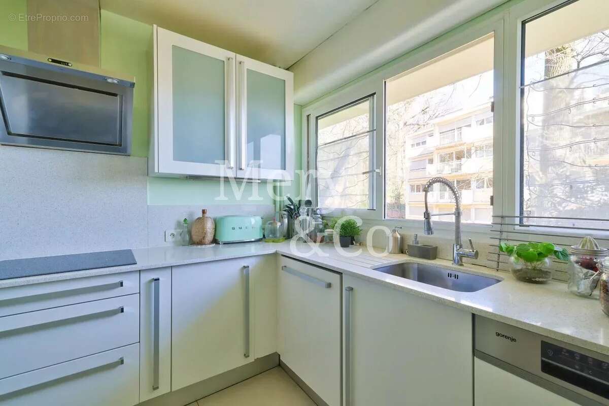 Appartement à LE PLESSIS-ROBINSON