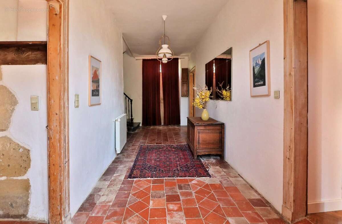 Maison à LAGUIAN-MAZOUS