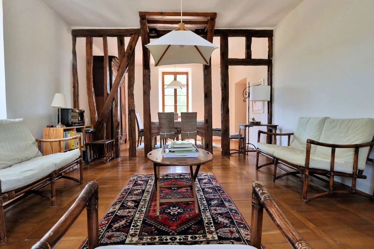 Maison à LAGUIAN-MAZOUS