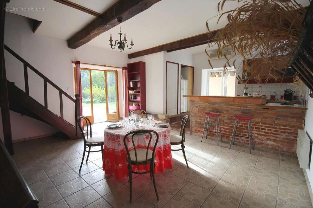 Maison à LAGUIAN-MAZOUS