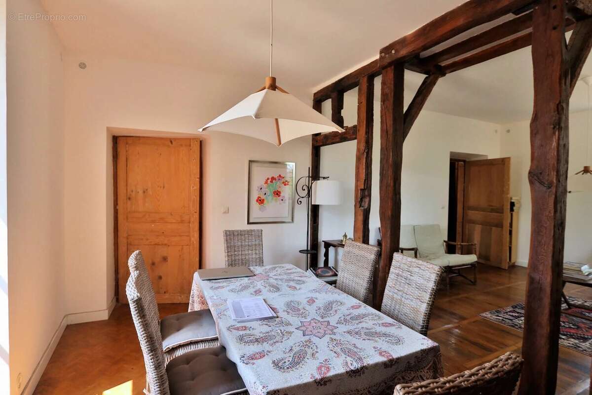 Maison à LAGUIAN-MAZOUS