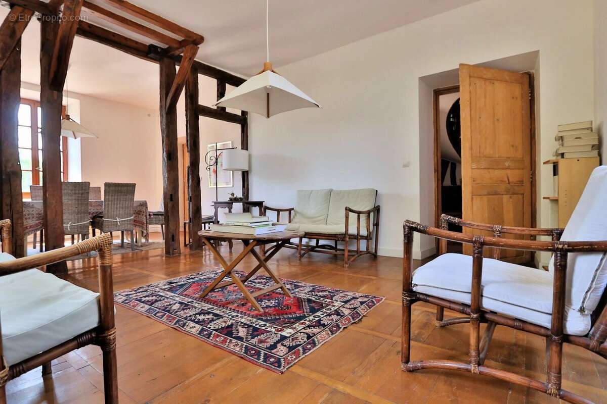 Maison à LAGUIAN-MAZOUS