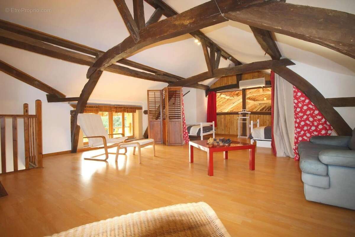 Maison à LAGUIAN-MAZOUS