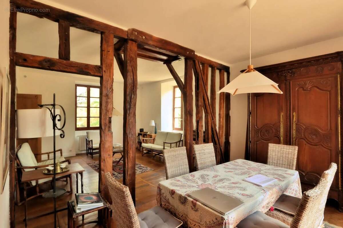 Maison à LAGUIAN-MAZOUS