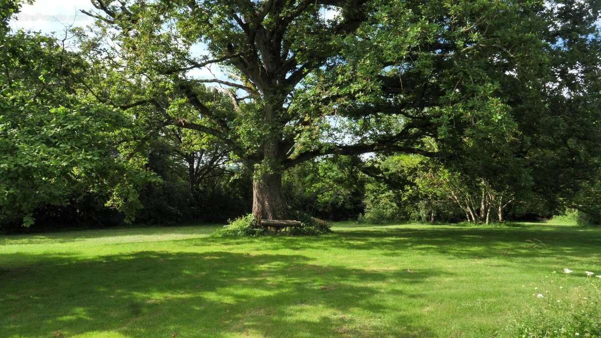 Maison à LAGUIAN-MAZOUS