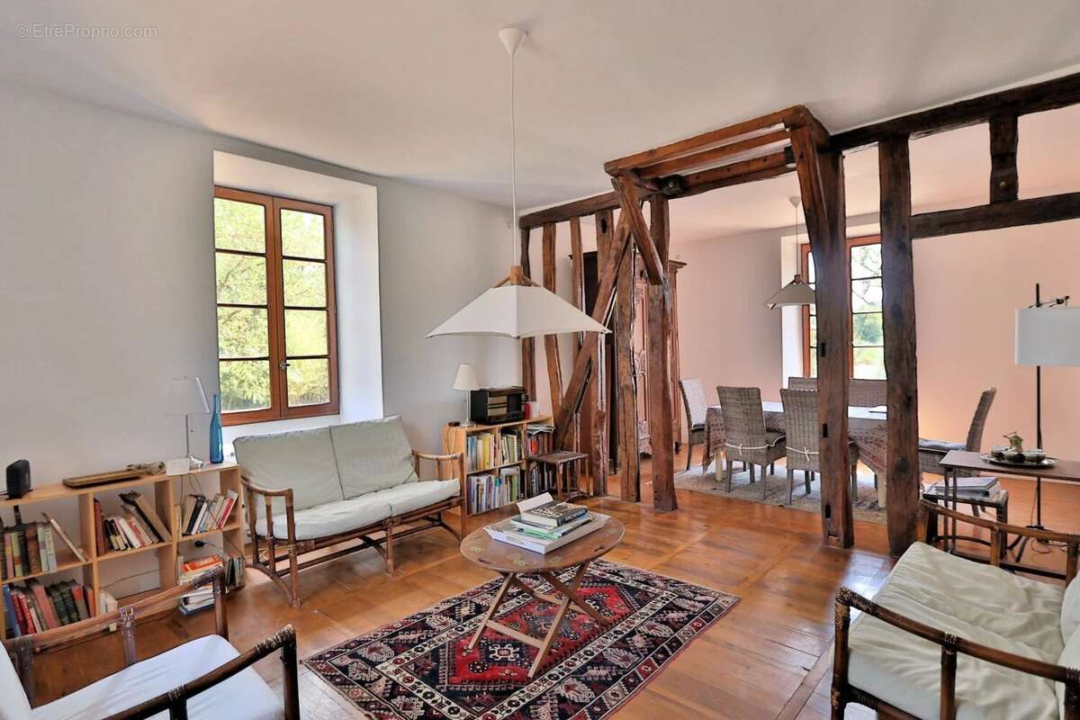 Maison à LAGUIAN-MAZOUS