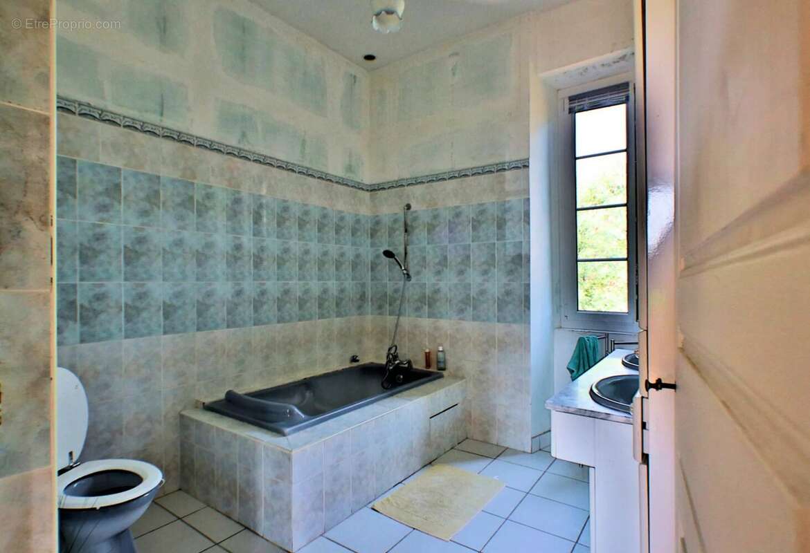 Maison à LAGUIAN-MAZOUS