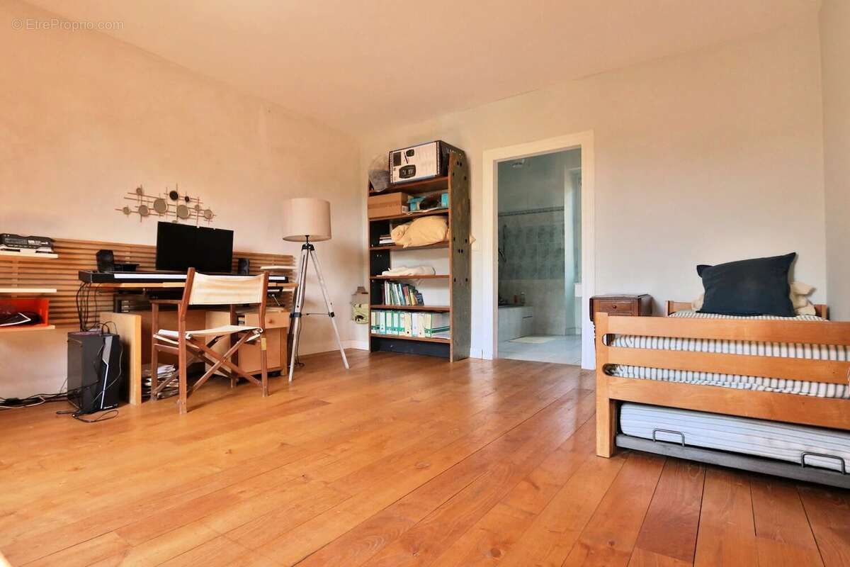 Maison à LAGUIAN-MAZOUS