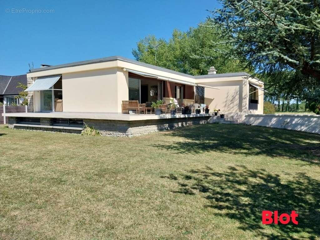 Maison à LE VIVIER-SUR-MER