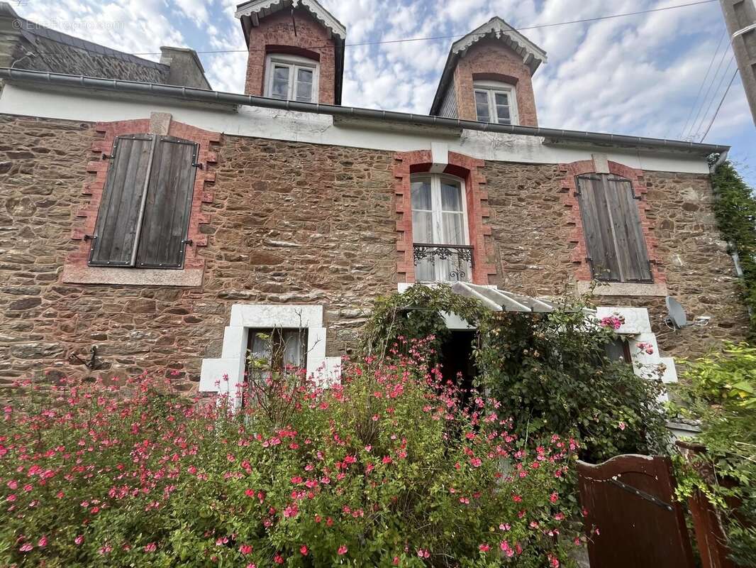Maison à PLOUER-SUR-RANCE