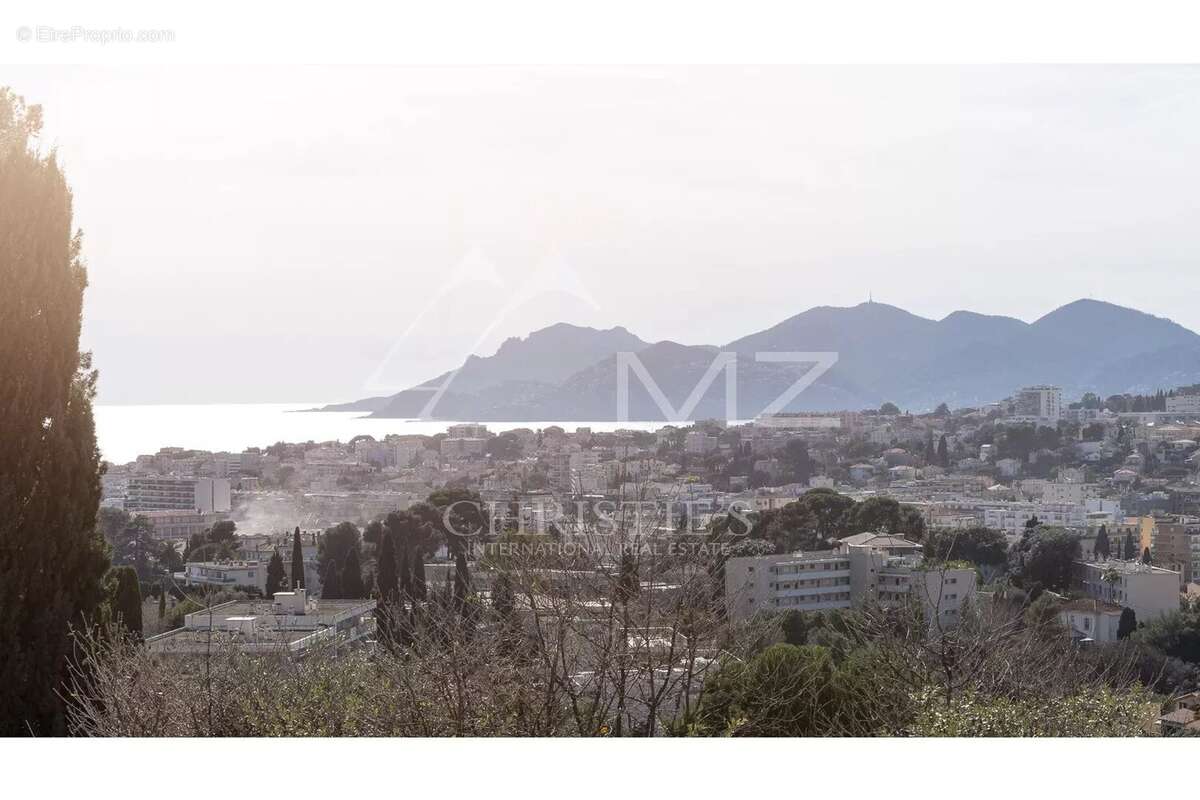 Appartement à LE CANNET