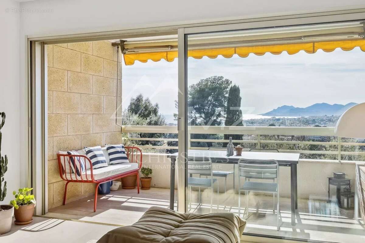 Appartement à LE CANNET