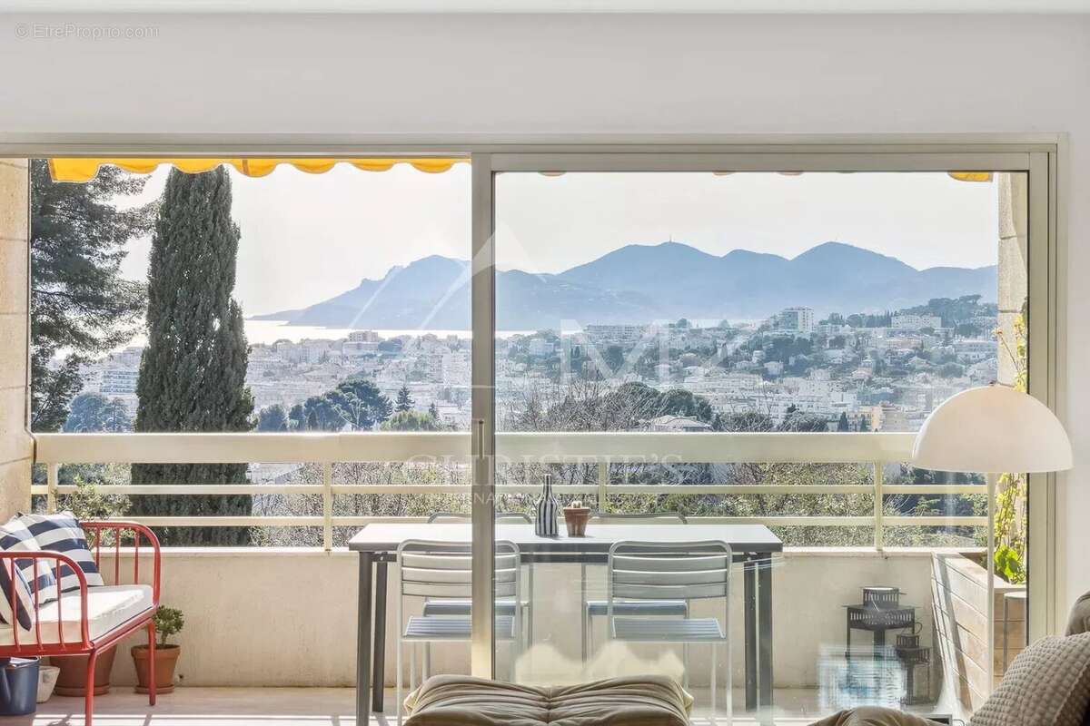 Appartement à LE CANNET